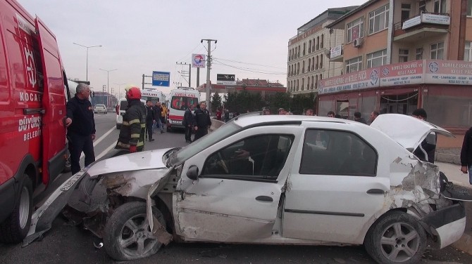 Otomobil Bariyerlere Ve Yayaya Çarptı: 2 Yaralı