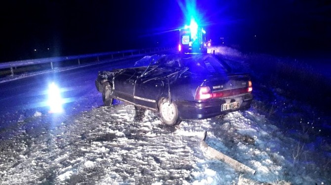 Otomobil Tırın Altına Girdi : 6 Yaralı