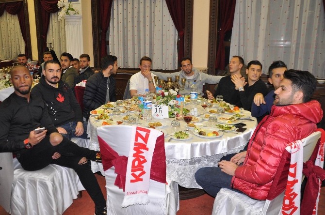 Otyakmaz: Bize Karşı Kumpas Kuranlar Sanık Durumuna Düştü