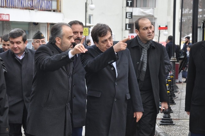 Oylattaki Viraneye Vali El Attı