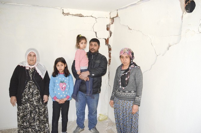 (Özel Haber) Güçlükle Aldıkları Ev Çakmak Gazıyla Yıkılıyordu