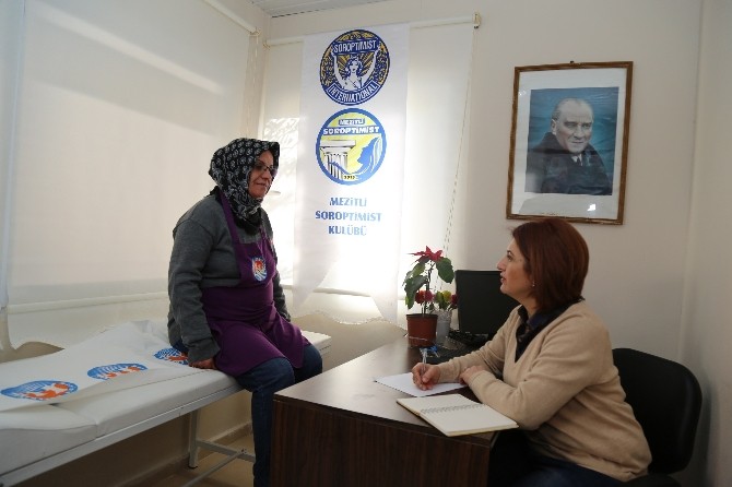 Özgecan Kadın Üretici Pazarındaki Kadınlara Meme Kanseri Taraması Yapıldı