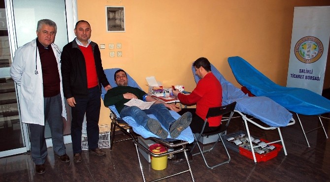 Salihli Ticaret Borsasından Kan Bağış Kampanyası