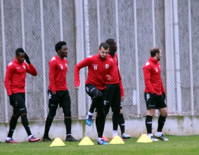 Samsunspor, Adana Demirspora Bileniyor