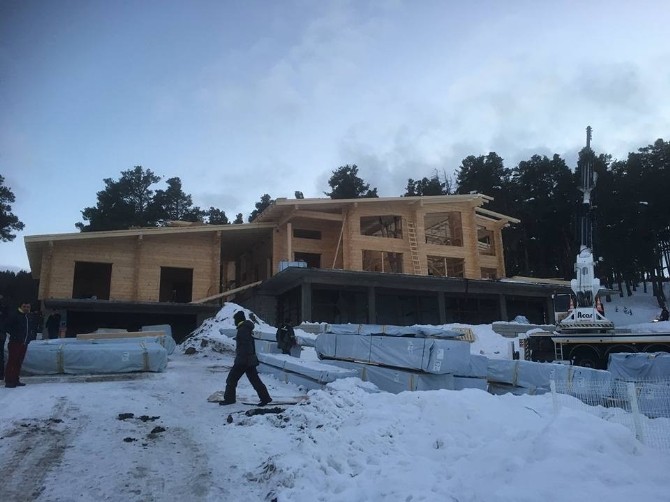 Sarıkamışta Kütük Ev Tamamlanıyor