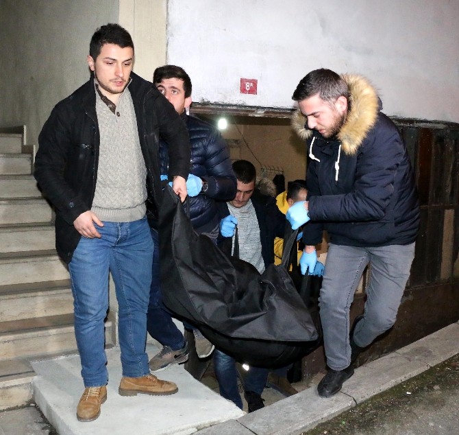 Şişlide Bıçaklı Kavga: 1 Ölü