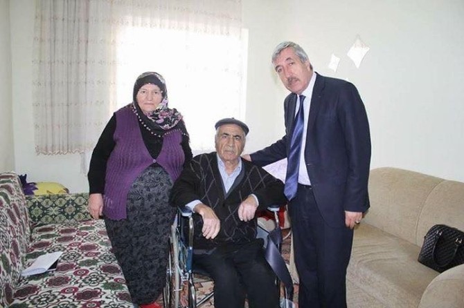 Sungurlu Belediyesinin Tekerlekli Sandalye Yardımları Devam Ediyor