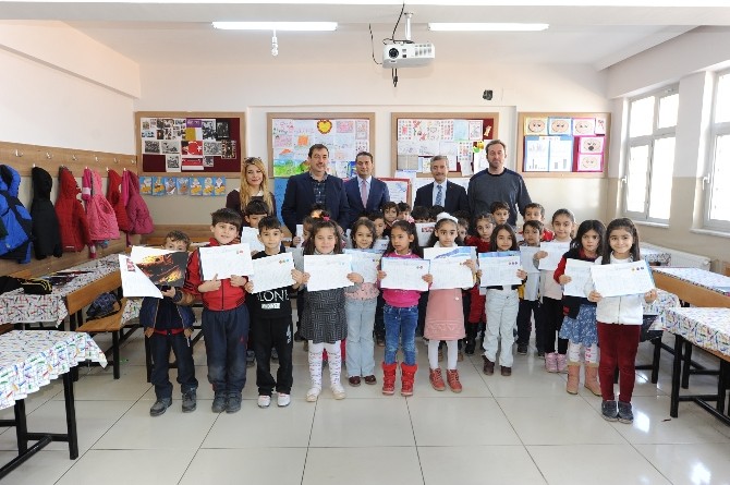 Tahmazoğlu Öğrencilerle Karne Sevincini Paylaştı