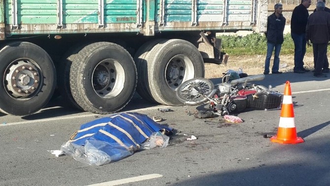 Tarsusta Feci Kazada Anne Öldü, Oğlu Ağır Yaralandı