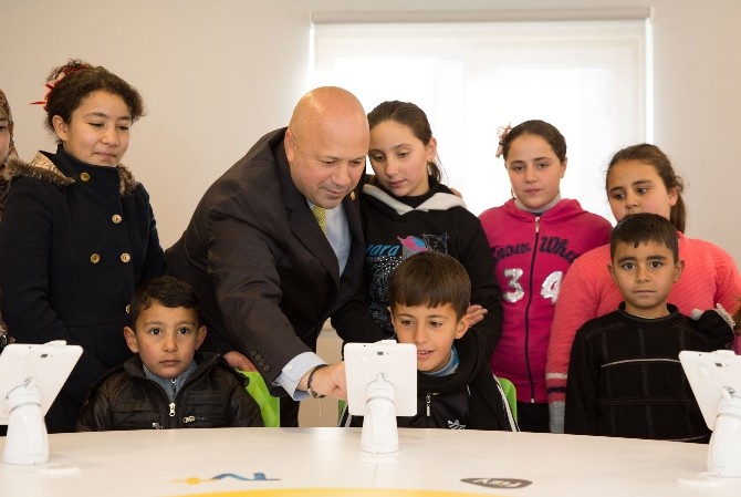 Terzioğlu: Suriyeliler Yeni Hayatlarına Turkcellle Uyum Sağlıyor