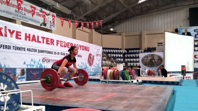 Türkiye Rekoru Nuray Leventten Geldi