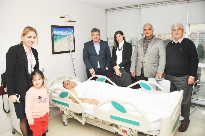 Uçağa Binecekti, Kalp Krizini Fark Etti