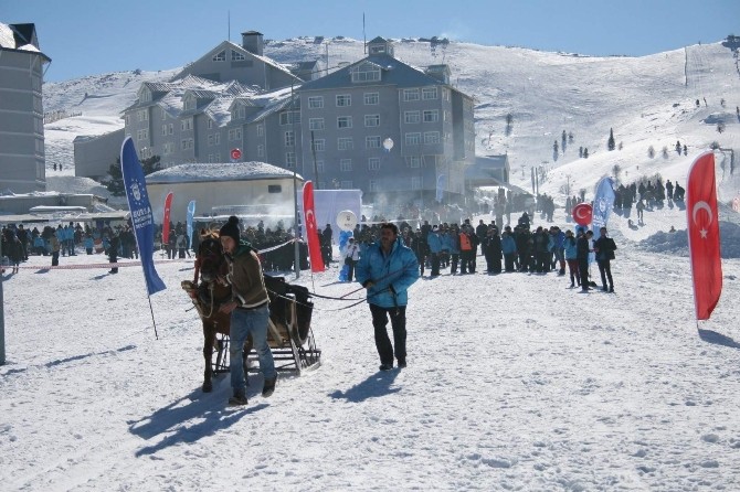 Uludağda Kış Şenliğinde Halk Günü…