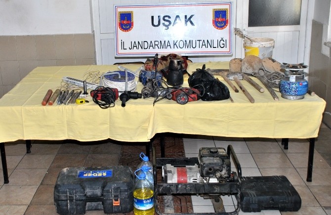 Uşakta Define Avcısı Suçüstü Yakalandı