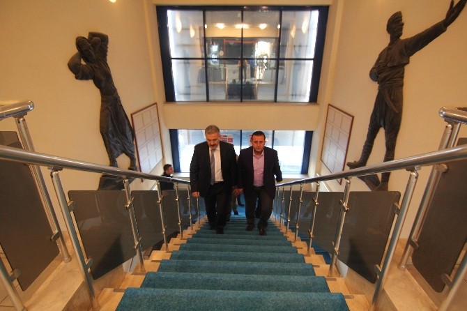 Vali Ayyıldızdan Menderese Müjde