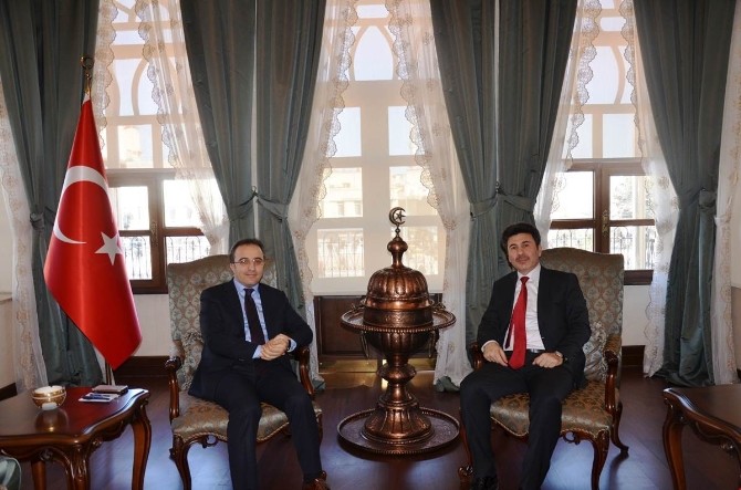 Vali Çataklı, Yeni Atanan Rektör Karacoşkunu Kabul Etti