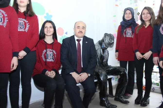 Vali Dağlıyı Sosyal Medyadan Okula Davet Etti