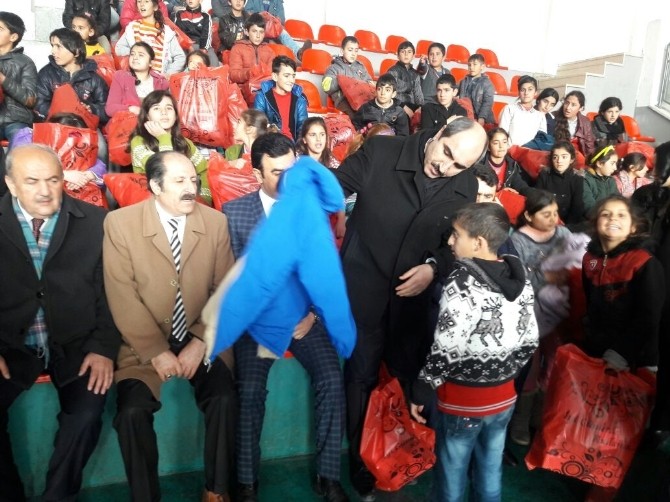 Vanda ‘120 Kahraman Çocuk Anısına Yardım