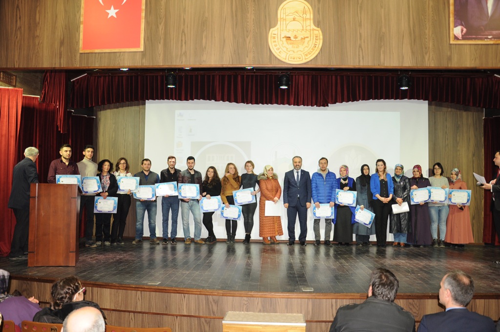 İNESMEK’TE  400 KURSİYER SERTİFİKA ALDI