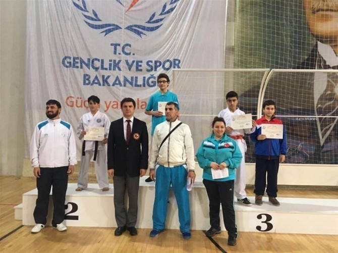 Yalovada Analig Karate Müsabakaları Sona Erdi