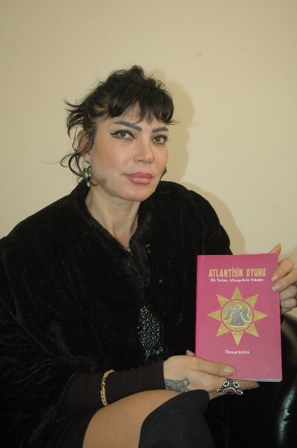 Yazar Demet Kaya Atlantisin Oyunu Romanıyla Okurla Buluştu