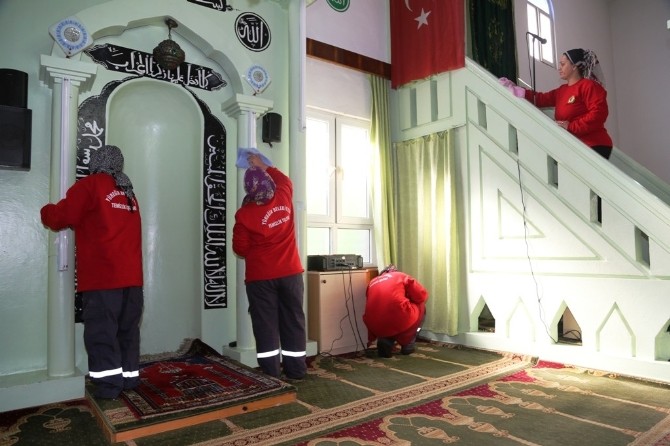 Yüreğirde Camiler Pırıl Pırıl