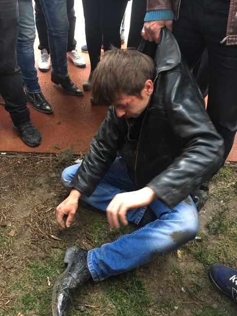 13 Yaşındaki Kızı Facebooktan Taciz Eden Şahsı Vatandaşlar Darp Etti