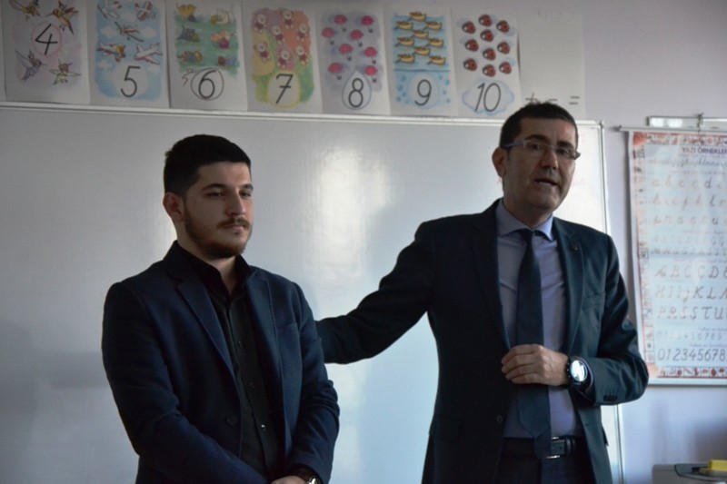 14 Yıl Sonra İlkokul Öğretmenini Buldu