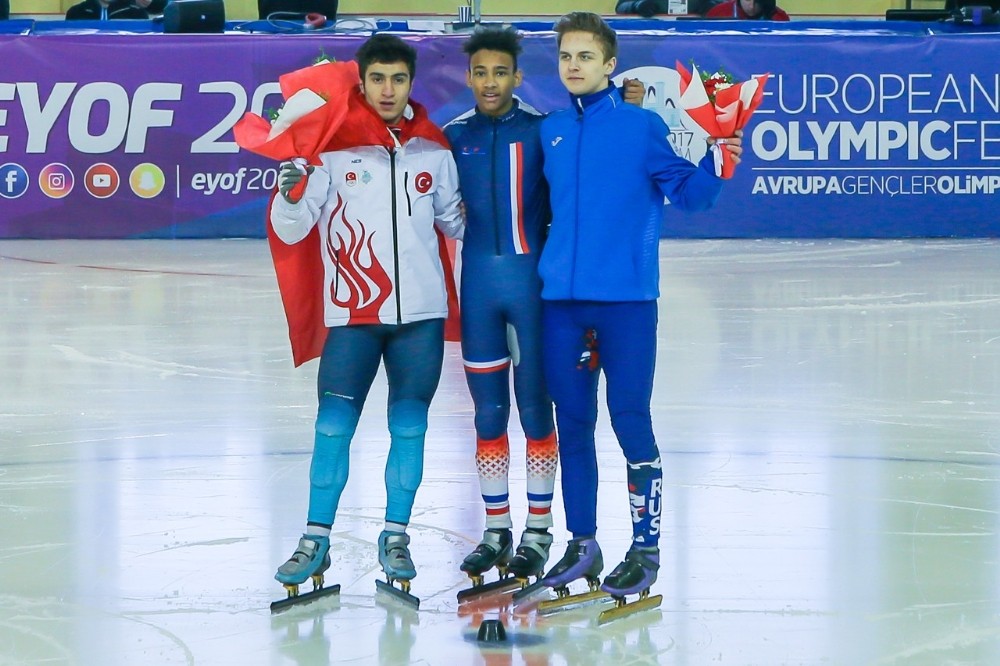 2011 Unıversıadı Tribünden İzledi, 2017De Madalya Kazandı