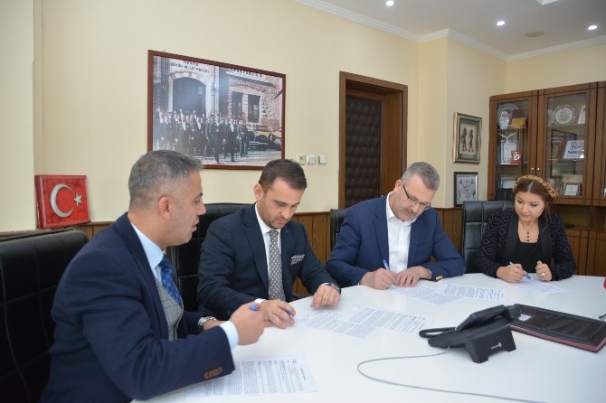 Adalet Bakanlığı Karacabeyi Türkiyeye Örnek Gösterdi