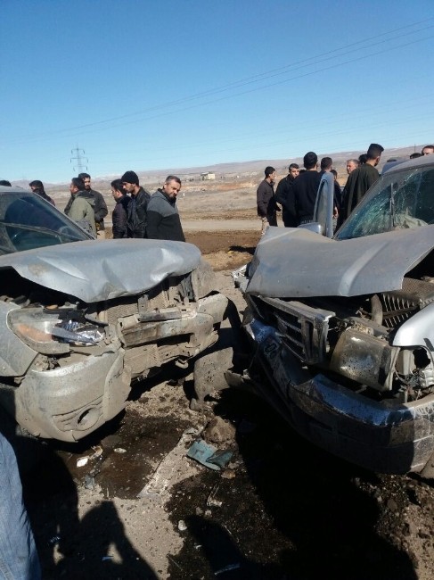 Aelde Trafik Kazası: 1İ Ağır 6 Yaralı