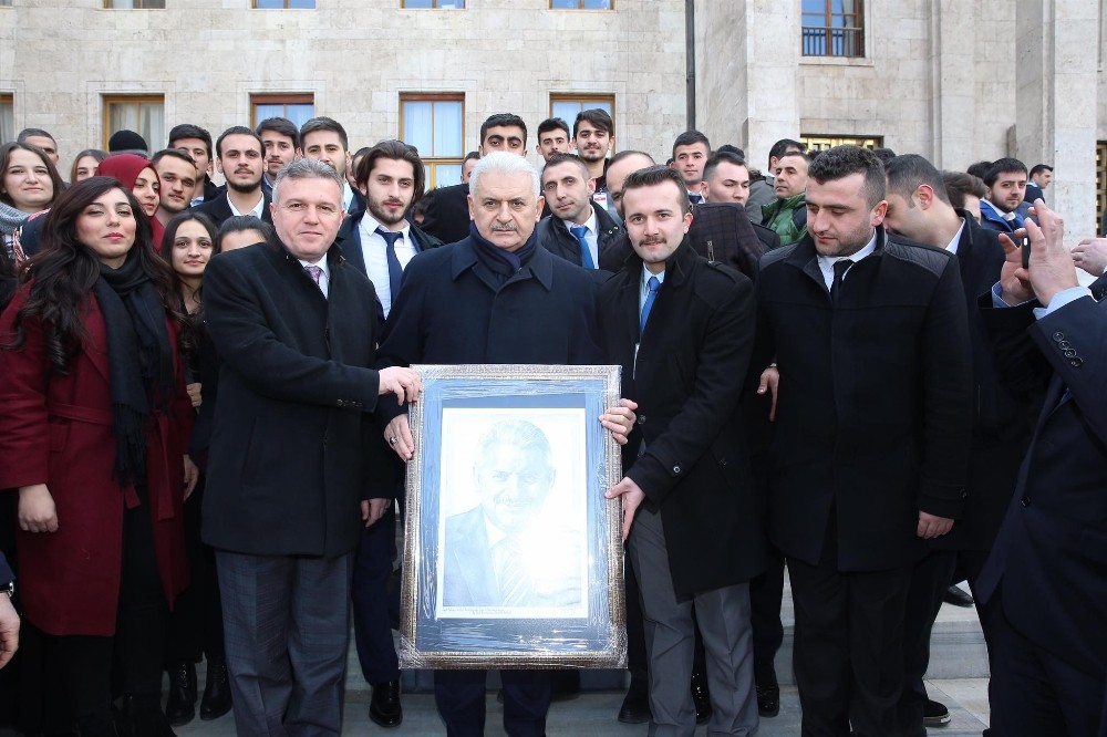 Ak Gençlikten Başbakana Özel Karakalem Çalışması