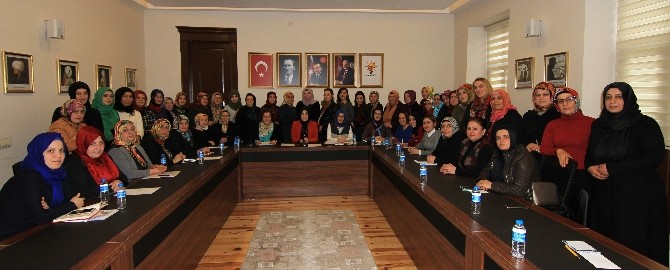 Ak Partili Kadınlar Toplandı