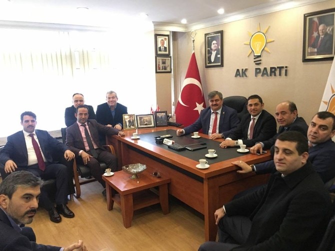 Ak Partililer Referandum Çalışmalarına Başladı