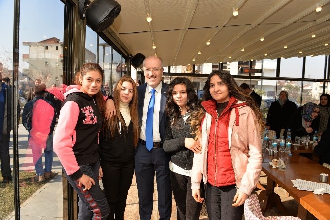 Altıeylülden Eğitime Büyük Destek