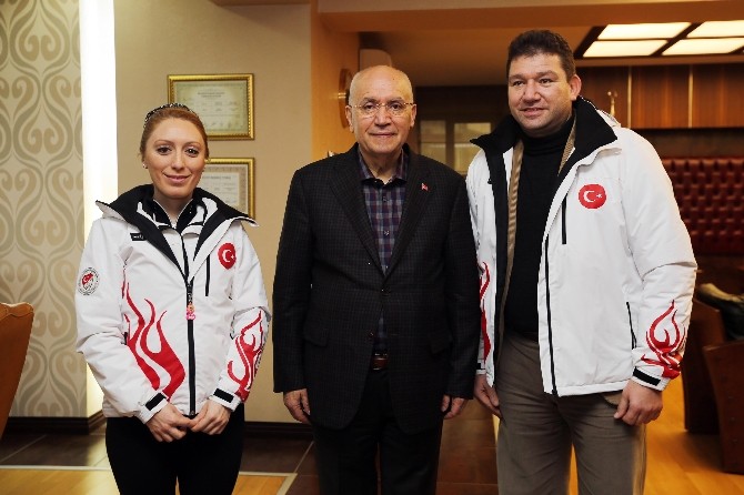 Altın Kuğu Yenimahallede