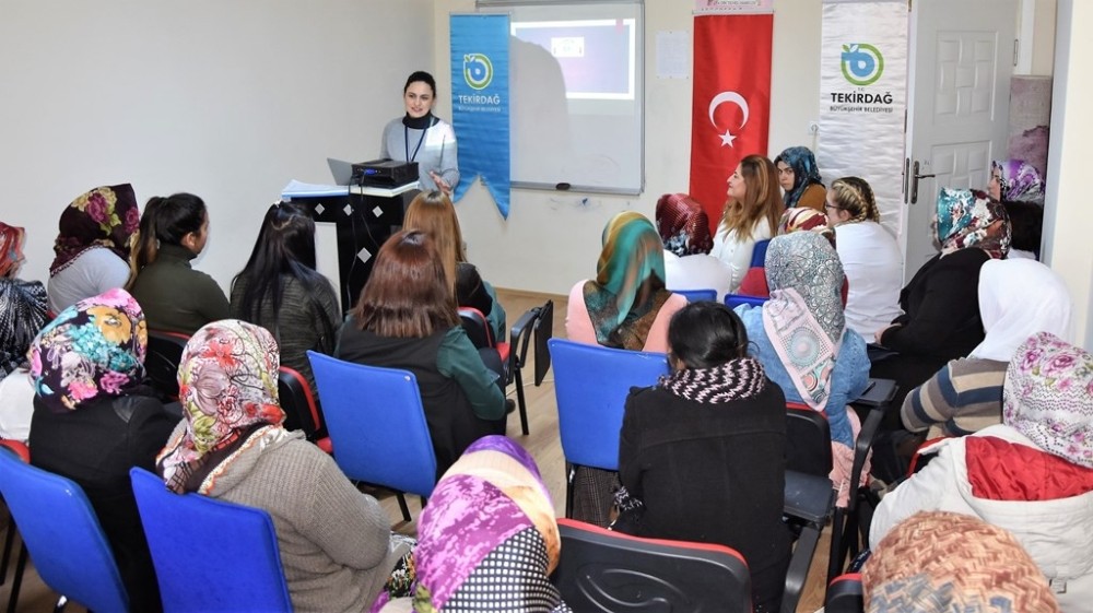 Anne Ve Çocuk Konulu Bilgilendirme Semineri Çorluda Gerçekleşti