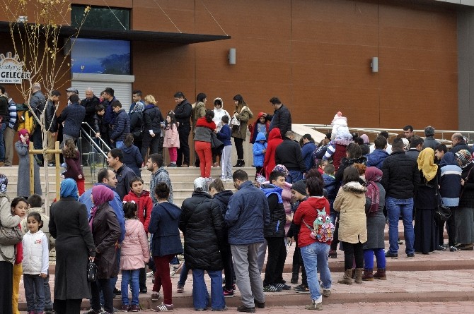 Antalyada Teleferiğe Vatandaşlardan Büyük İlgi