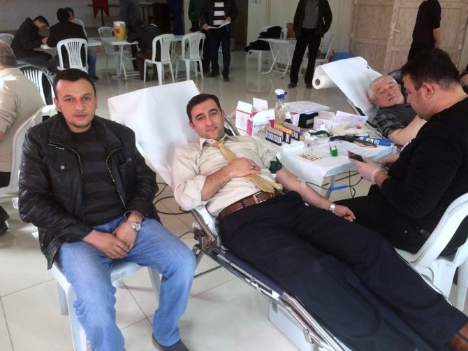 Aslanapada Türk Kızılayına Kan Desteği