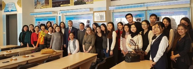 Astana Avrasya Milli Üniversitesinde Hoca Ahmet Yeseviyi Anlamak Konferansı Düzenlendi