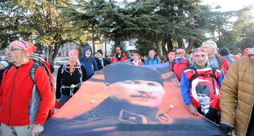 Atatürk Ve İstiklal Yolu Yürüyüşü Tamamlandı