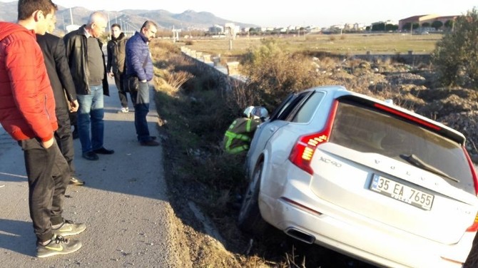 Ayvalıkta Trafik Kazası: 3 Yaralı
