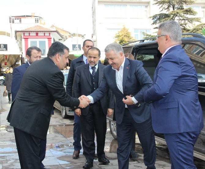 Bakan Arslandan Aksaraya Özel Havalimanı Müjdesi