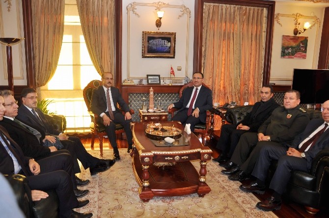 Bakan Bozdağ: “Milletten Korkmayın, Anayasa Değişikliğinin Millete Gitmesini Engellemek İçin Uğraşmayın”