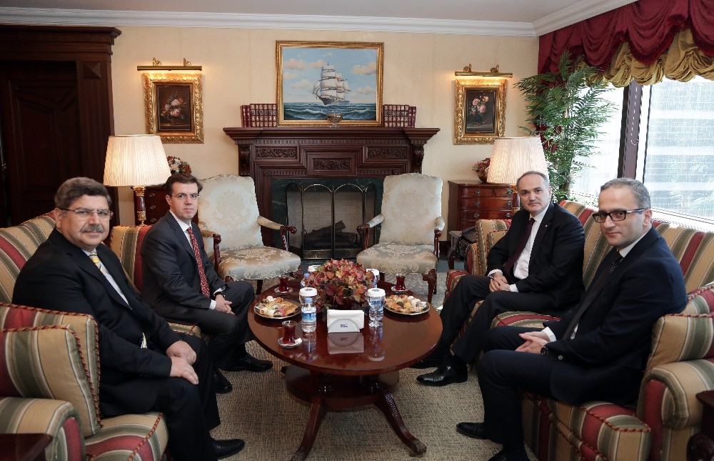 Bakan Faruk Özlü İhlas Holdingi Ziyaret Etti