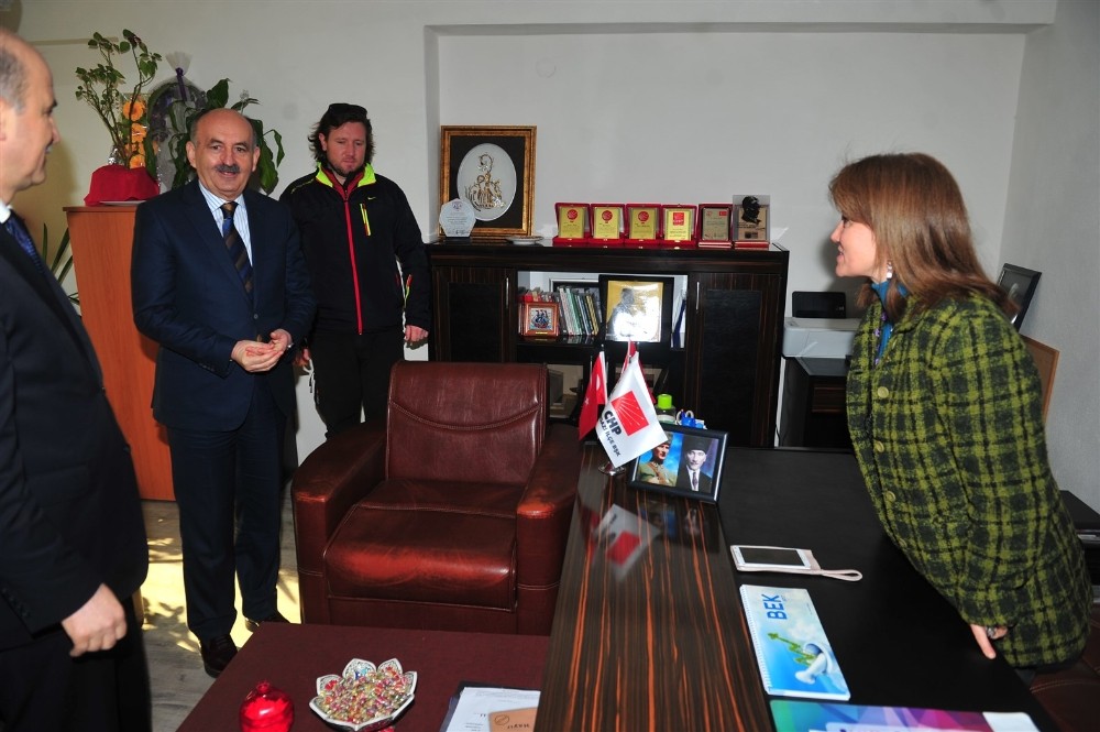 Bakan Müezzinoğlu, Chpyi Ziyaret Etti
