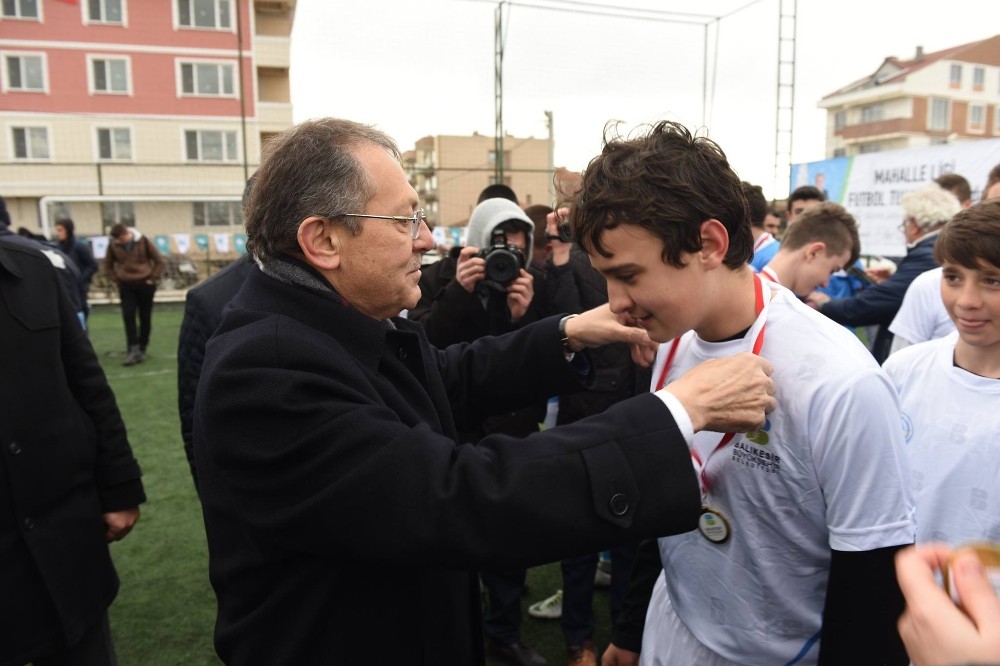 Bandırma Şampiyonlarının Kupaları Başkan Uğurdan