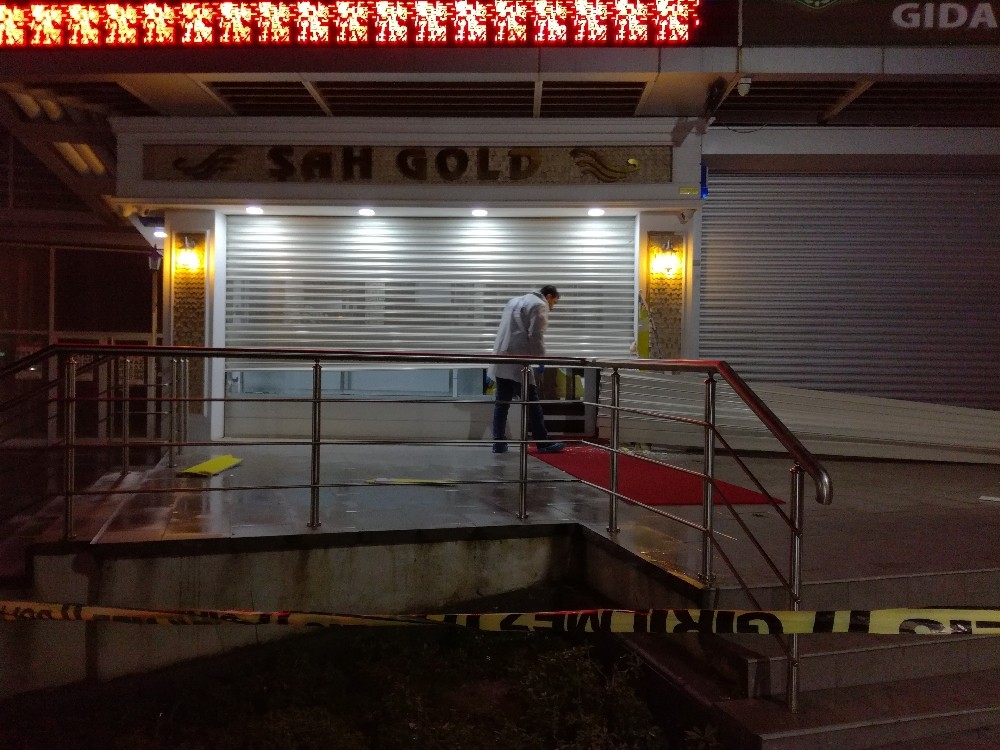 Başakşehirde Silahlı Kuyumcu Soygunu