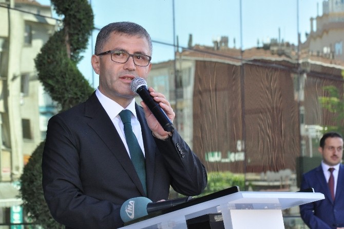 Başkan Hilmi Türkmenden Çatlakların Oluştuğu Binalarla İlgili Açıklama