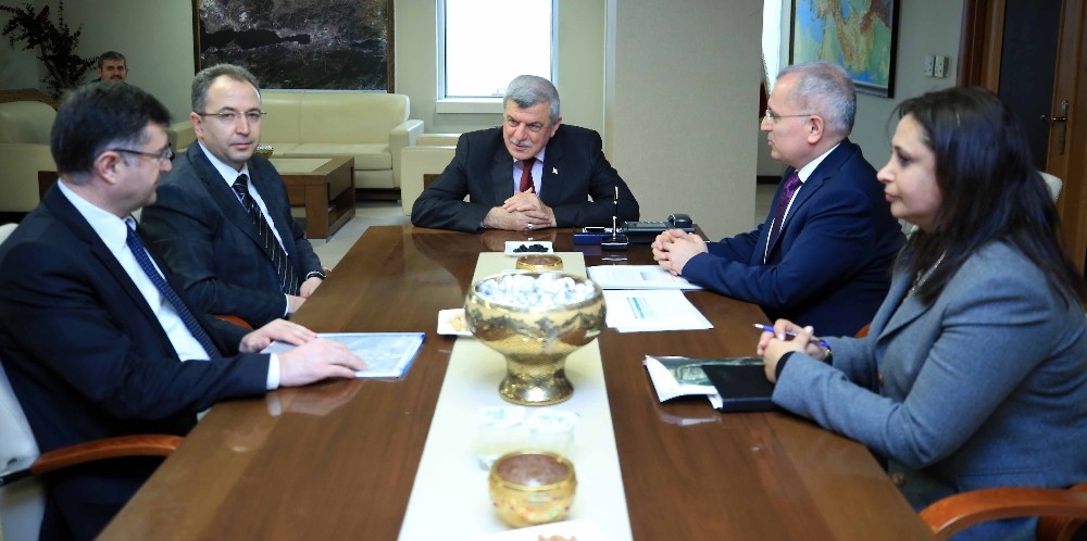 Başkan Karaosmanoğlu Gümrük Ve Ticaret Bakanlığı Yetkililerini Ağırladı